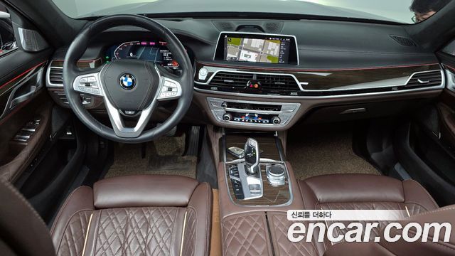 BMW 7-Series 740i Design Pure Excellence