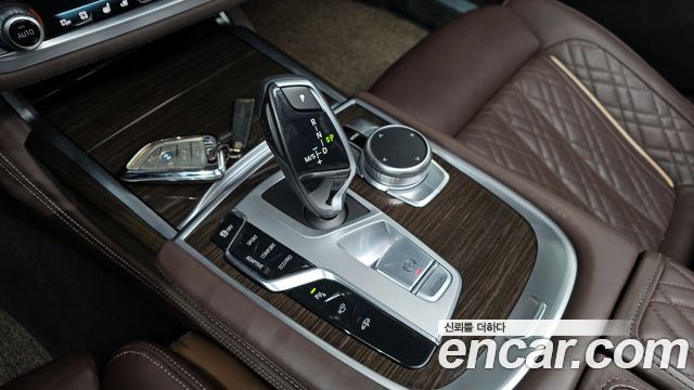 BMW 7-Series 740i Design Pure Excellence