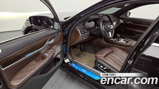 BMW 7-Series 740i Design Pure Excellence