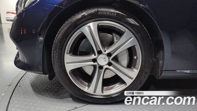 Mercedes-Benz E-Class E300 Avantgarde