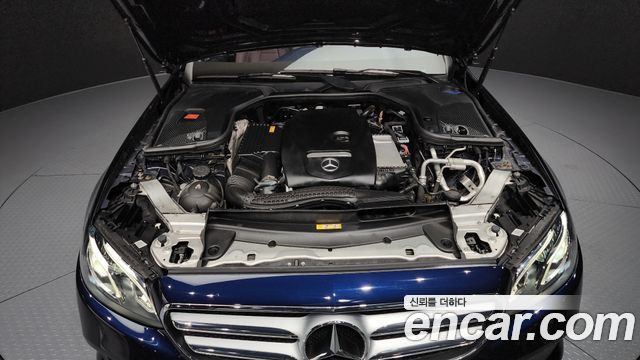 Mercedes-Benz E-Class E300 Avantgarde