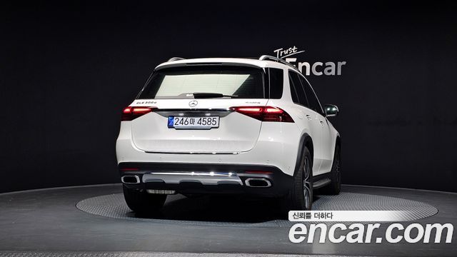 Mercedes-Benz GLE-Class GLE300d 4MATIC
