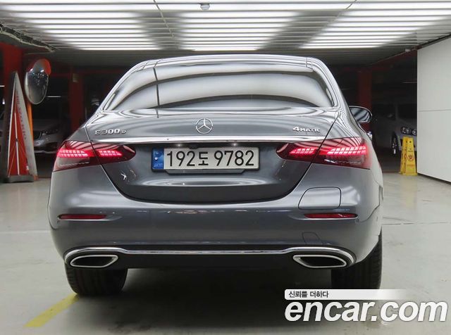 Mercedes-Benz E-Class E300e 4MATIC Exclusive