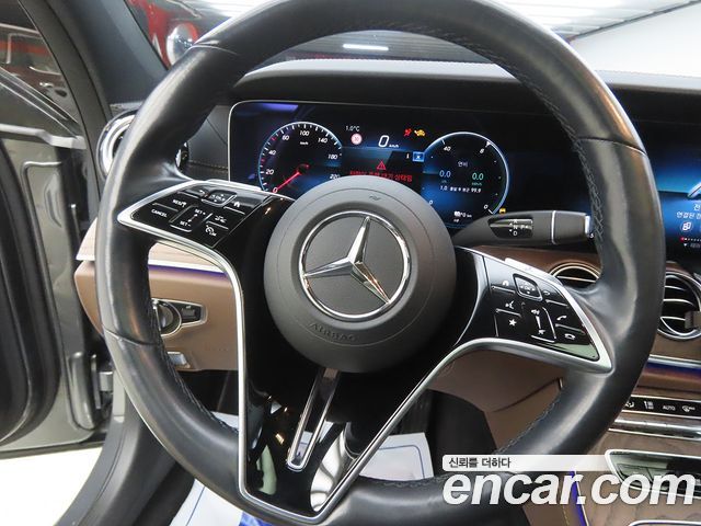 Mercedes-Benz E-Class E300e 4MATIC Exclusive