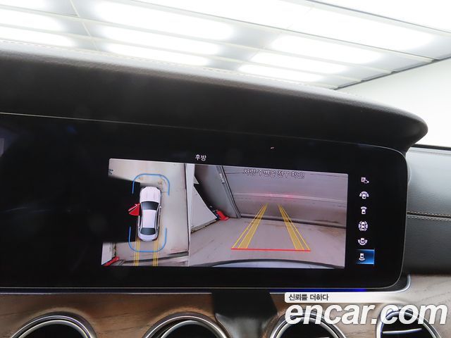 Mercedes-Benz E-Class E300e 4MATIC Exclusive