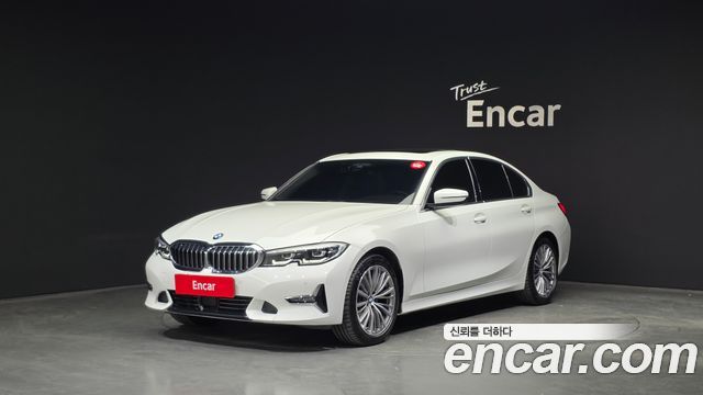 BMW 3-Series 320i Luxury