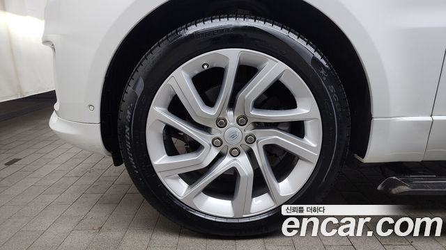 Land Rover Range Rover Sport 3.0 SDV6 HSE Dynamic