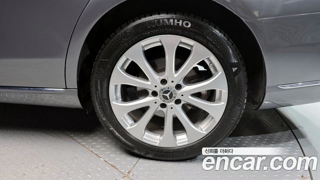 Mercedes-Benz E-Class E220d Exclusive