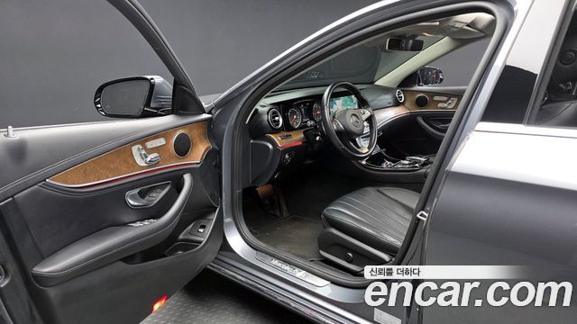 Mercedes-Benz E-Class E220d Exclusive