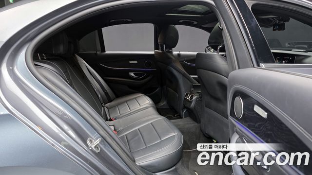 Mercedes-Benz E-Class E220d 4MATIC AMG Line