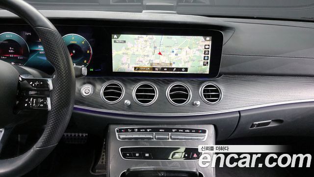 Mercedes-Benz E-Class E220d 4MATIC AMG Line