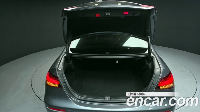 Mercedes-Benz E-Class E220d 4MATIC AMG Line