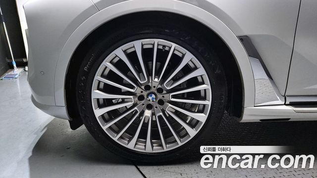 BMW X7 xDrive 40i Design Pure Excellence 6-Seater