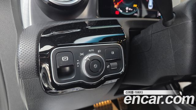 Mercedes-Benz CLA-Class CLA250 4MATIC