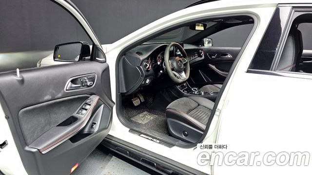 Mercedes-Benz GLA-Class GLA45 AMG 4MATIC