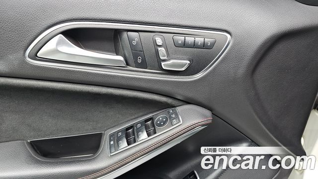 Mercedes-Benz GLA-Class GLA45 AMG 4MATIC