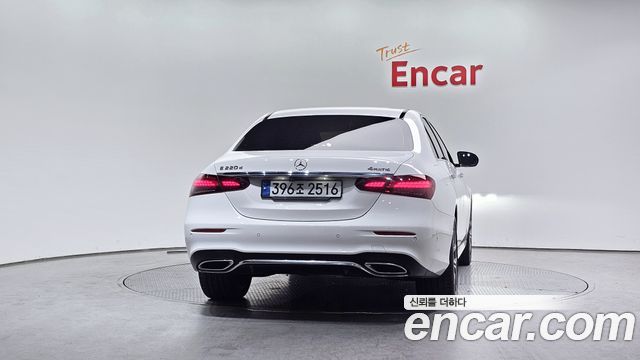 Mercedes-Benz E-Class E220d 4MATIC AMG Line