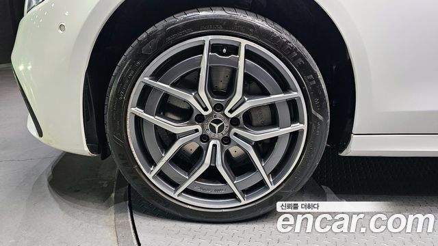 Mercedes-Benz E-Class E220d 4MATIC AMG Line