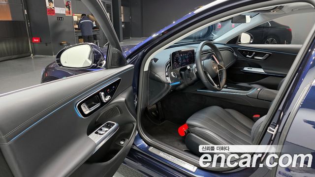 Mercedes-Benz E-Class E200 Avantgarde