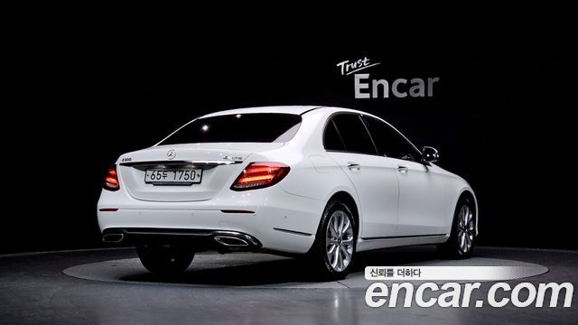 Mercedes-Benz E-Class E300 4MATIC Exclusive
