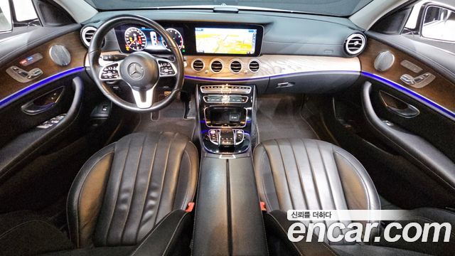 Mercedes-Benz E-Class E300 4MATIC Exclusive