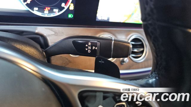 Mercedes-Benz E-Class E300 4MATIC Exclusive