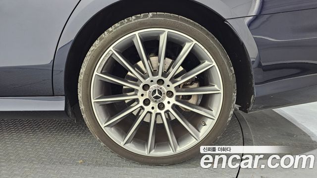 Mercedes-Benz E-Class E350 4MATIC AMG Line