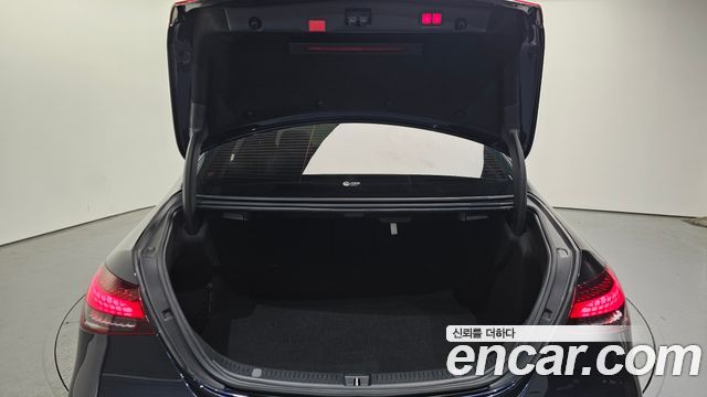 Mercedes-Benz E-Class E350 4MATIC AMG Line