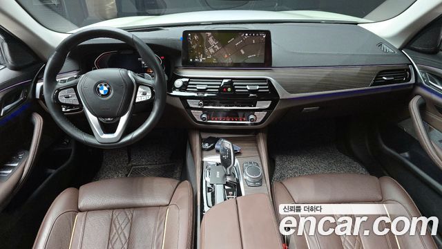 BMW 5-Series 530i Luxury