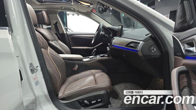 BMW 5-Series 530i Luxury