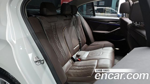 BMW 5-Series 530i Luxury