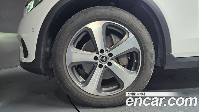 Mercedes-Benz GLC-Class GCL300 4MATIC Coupe