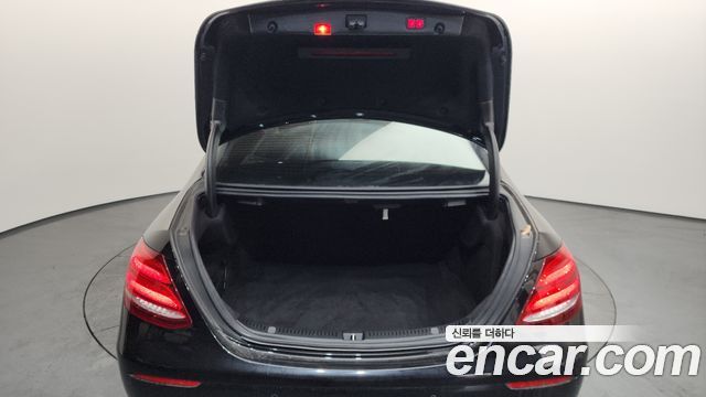 Mercedes-Benz E-Class E300 Avantgarde
