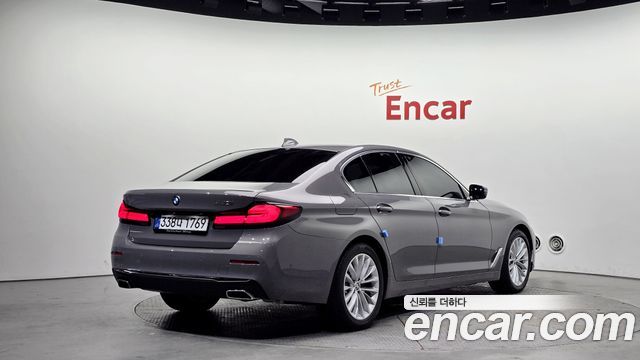 BMW 5-Series 520i Luxury