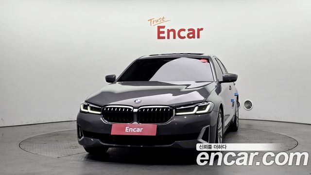 BMW 5-Series 520i Luxury