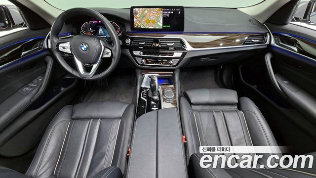 BMW 5-Series 520i Luxury