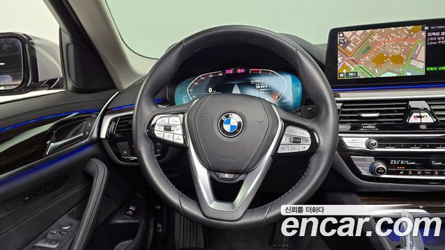 BMW 5-Series 520i Luxury