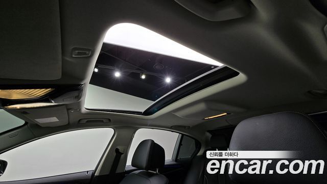BMW 5-Series 520i Luxury