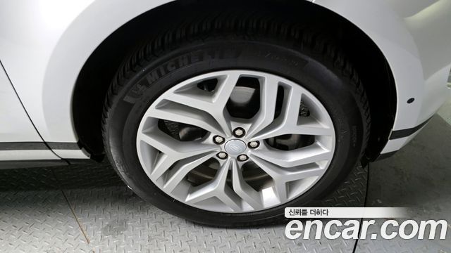 Land Rover Range Rover Evoque P250 R-Dynamic SE
