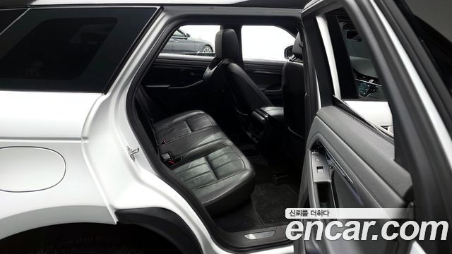 Land Rover Range Rover Evoque P250 R-Dynamic SE
