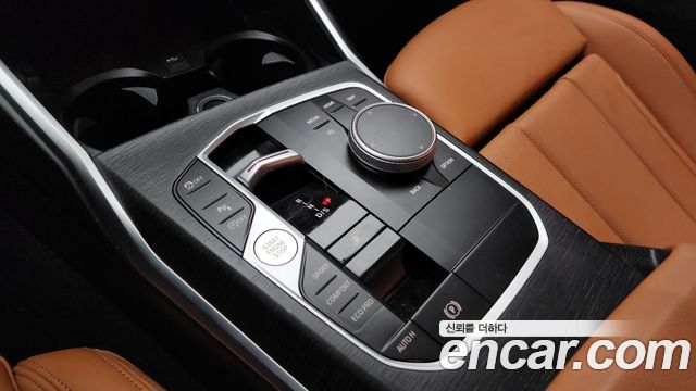 BMW 3-Series 320i