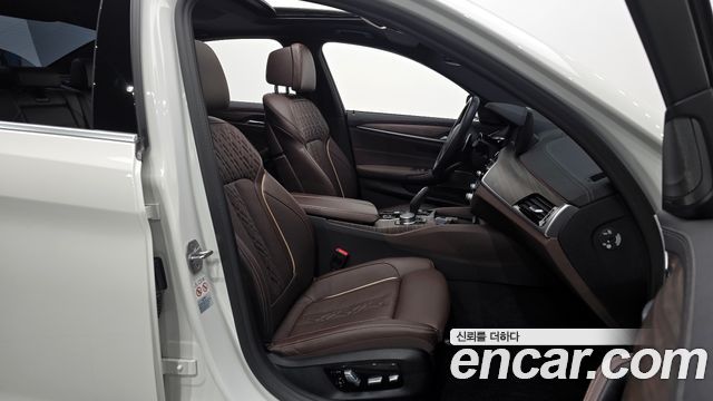 BMW 5-Series 530i xDrive M Sport Package