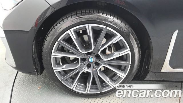 BMW 7-Series 740i M Sport