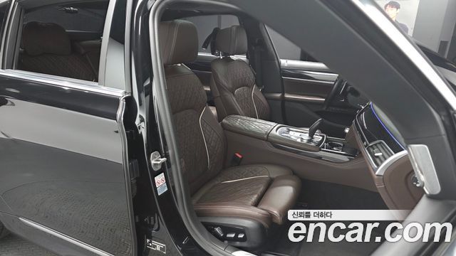 BMW 7-Series 740i M Sport