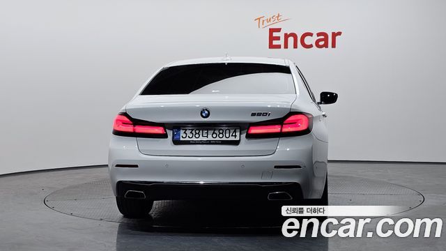 BMW 5-Series 520i Luxury