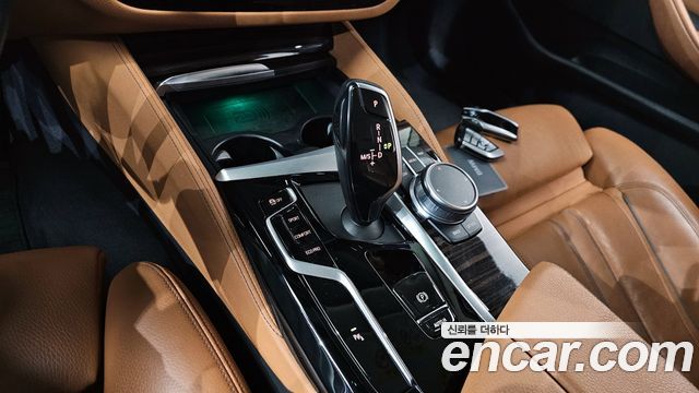 BMW 5-Series 520i Luxury
