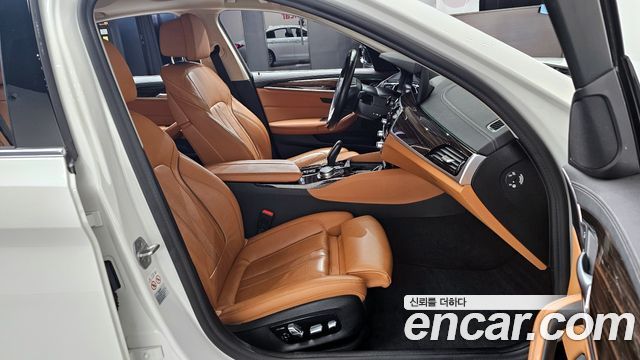 BMW 5-Series 520i Luxury