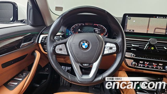 BMW 5-Series 520i Luxury