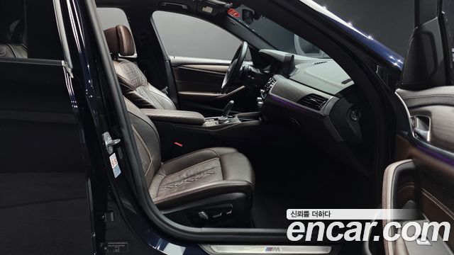 BMW 5-Series 530i M Sport Package Plus