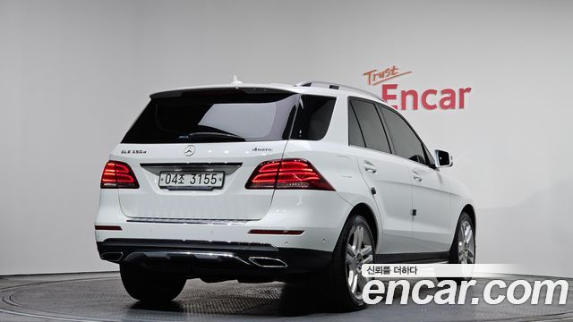 Mercedes-Benz GLE-Class GLE350 d 4MATIC